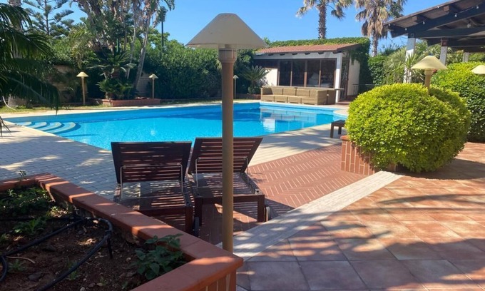 Isola delle Femmine Bed & Breakfast | Seven Palms: B&B room near the beach with private pool - Adults Only