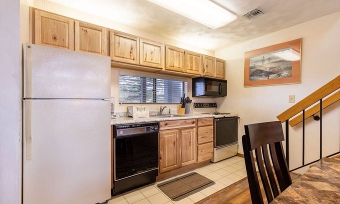Seven Springs Condo | Seven Springs Stoneridge 3 BR + Loft Standard Condo, Pet Friendly! by RedAwning - Save 10% on 3 Nights, 15% on 5 Nights!