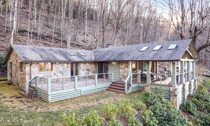 Waynesville House | Shadowood Serenity