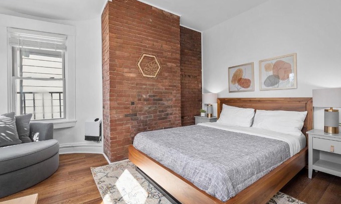 Shadyside Apartment | Shadyside, Pittsburgh, Modern and Bright 1 Bedroom Unit4 with Free Parking