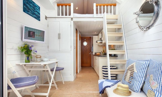 Shaldon House | Shaldon Beach Hut 5 - One Bedroom House, Sleeps 2