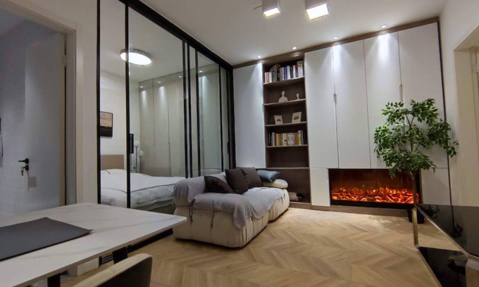 Changning Apartment | Shanghai 2Br flat with garden& floor heating nr line2/11 Jing an temple