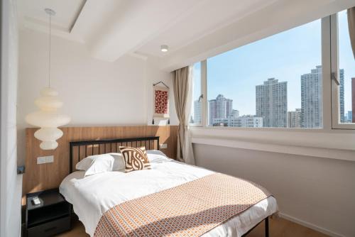 Xuhui Apartment | Shanghai Yi Du B&B - 150m walk from Exit 5 of Jiashan Road Metro Station