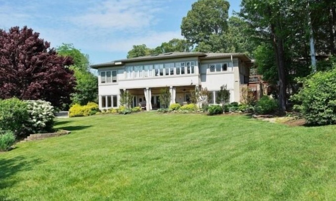 Penhook House | Shangri-la Beautiful setting, beautiful upscale home