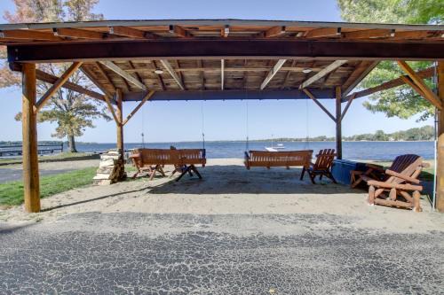 Cecil House | Shawano Lake Cabin with Boat Dock!