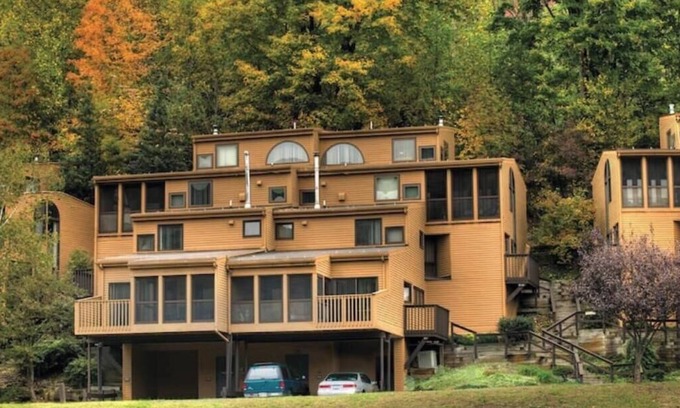 Shawnee On Delaware Apartment | Shawnee Village - 2 bdrm villa