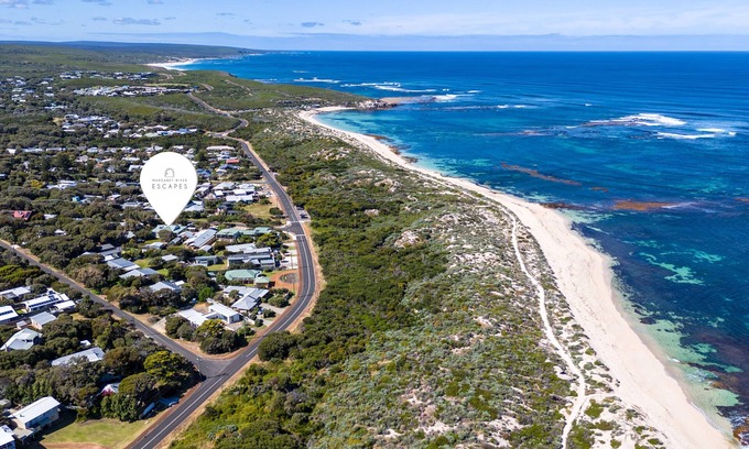 Prevelly House | Shearwater - by the beach