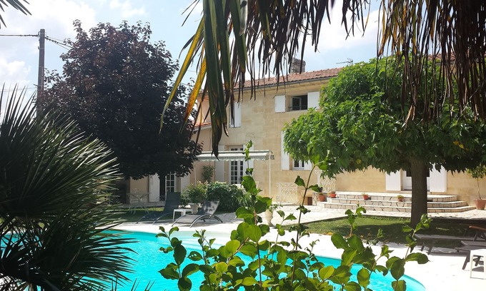 Saint-Sulpice-de-Faleyrens Apartment | Shelters of Saint-Emilion/The Suite