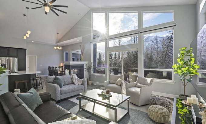 Eagle River House | Shiloh and Harmony - A Modern Oasis on 1.3 Acres with Stunning Unobstructed Mountain Views