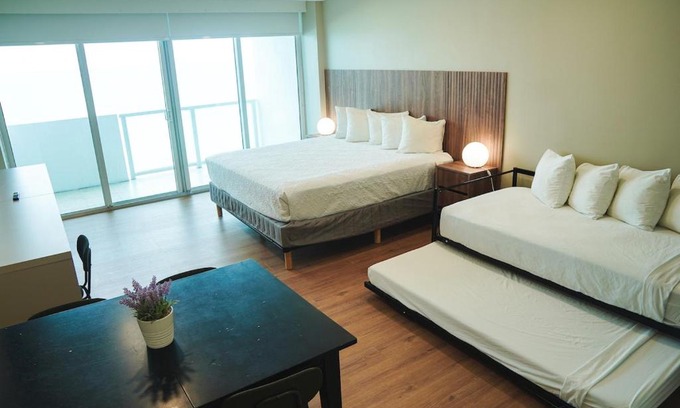 Mid Beach Apartment | Shine Suites Balcony Studio 6