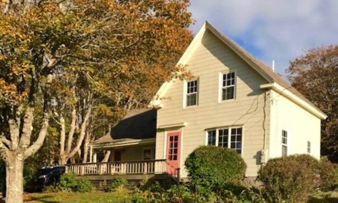 Vinalhaven House | Shirley's House-Beautiful In Town House