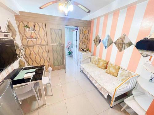 Luzon Apartment | Shore 1 Tower C Near MOA Facing POOL