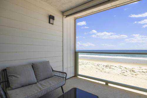 Mission Beach Apartment | Shoreline Hideaway