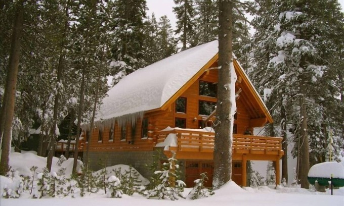 Serene Lakes Cabin | Short troll to Lakes- Nature Inspired Serene Cabin- with canoe