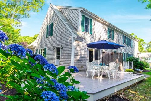 West Yarmouth House | Short Walk to Private Beach