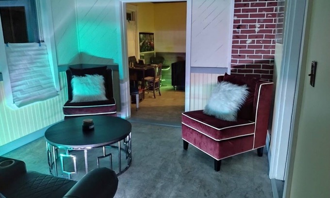 Little City House | Showpiece 1 BR Apt, Nice Kit, Laun, LR, Office. Brand new everything. A WOW!
