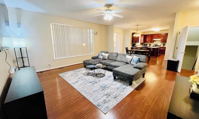 Aurora House | Showstopper: 5 BR+, 3.5BA