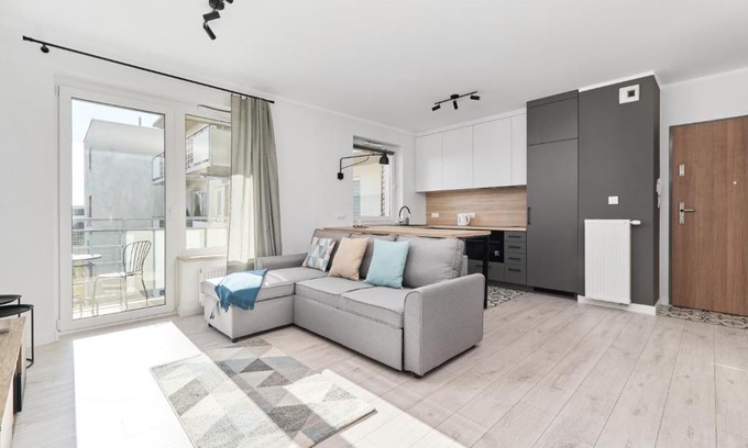 Krzyki Apartment | Siemianowicka Apartment with Balcony & Parking Wrocław by Noclegi Renters