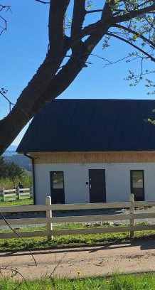 Sierpnica Ski Chalet | SierPlejs Hill - domki przy szlaku w Górach Sowich