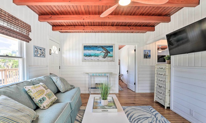 Siesta Key Village House | Siesta Key Village Home < Half Mi to Beach!