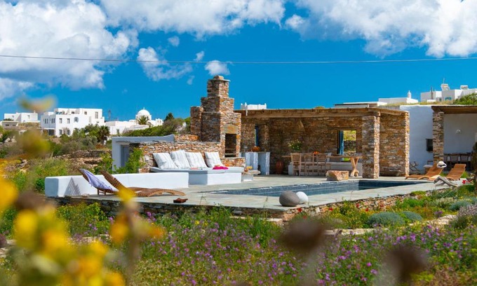 Apollonia Villa | Sifnos Themonies