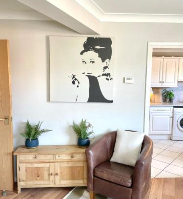 Swindon Apartment | Signal Rest
