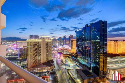 Las Vegas House | Signature 2Br3Ba F1 View Balcony Ste 34-819 and 21