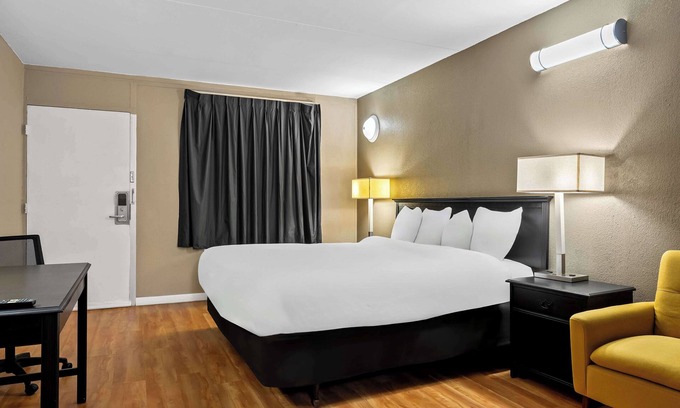 Danville Hotel | Signature Inn Danville