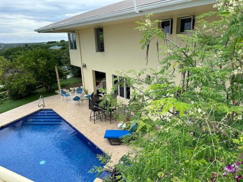 Lambeau Villa | Sikse 3BR 4bath with pool villa