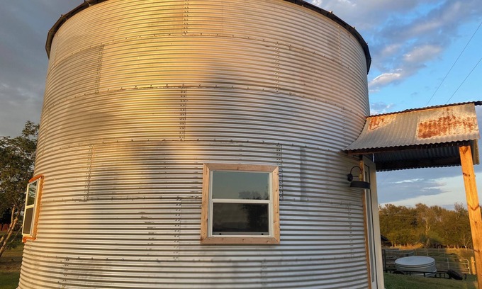 Elgin House | Silo Del Sol is a unique getaway just outside of Austin.
