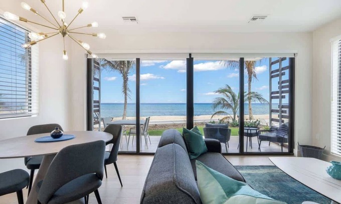 Old Man Bay Condo | Silver Reef #3 - 2 BR LUXE Oceanfront & Pool