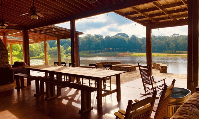 Chandler House | Silver Star Ranch and Private Lake Getaway