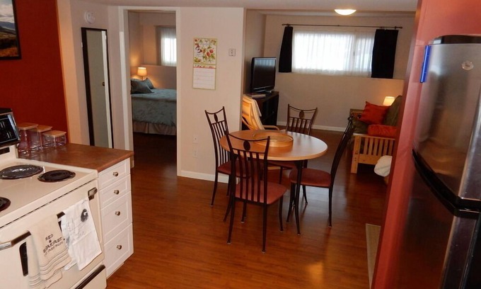 Vernon House | Silver Star Road Suites - Lower Level Suite