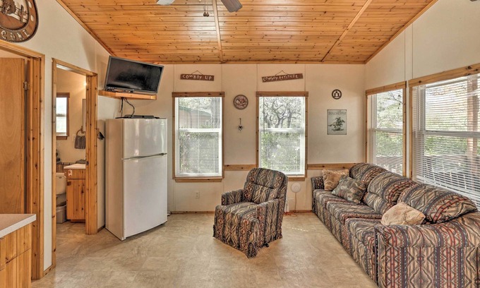 Chico Cabin | 'Silverado Cabin' w/ Fire Pit, Fish On-Site!