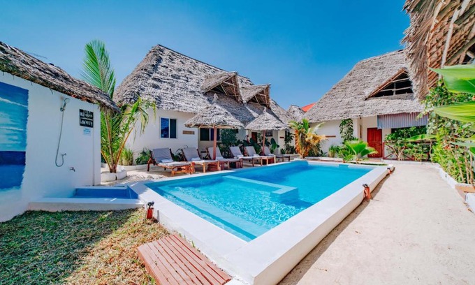 Bwejuu Resort | Simba Apartment Hotel