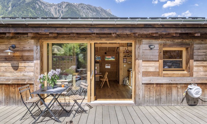Les Bossons Cabin | Simon's Mazot in Chamonix