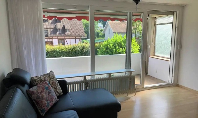 Griessen Apartment | Simple apartment with idyllic view of the Rhine - 20 minutes' walk to Schaffhausen