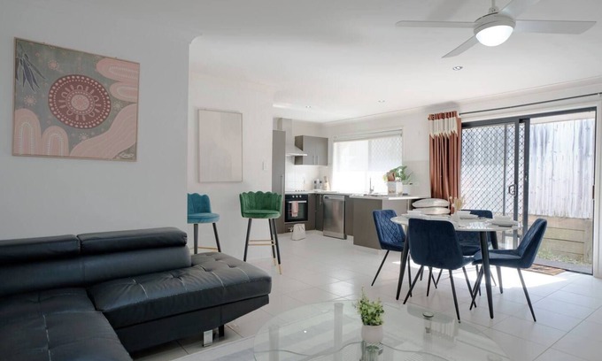 Calamvale House | Simple & Comfortable 2 bedrooms
