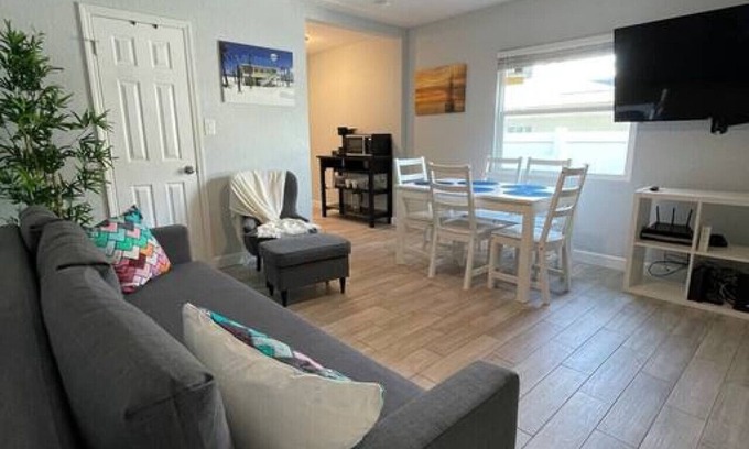United Central House | Single Family House portion in St Petersburg FL Unit B