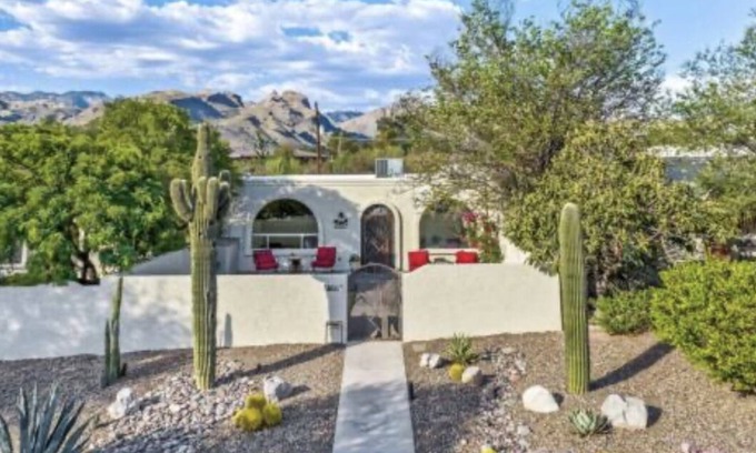 Hidden Valley House | Single Level Sabino Sanctuary Courtyard, 2 Car Garage, Renovated 2-2024
