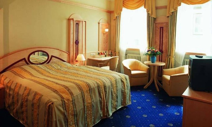 Bad Bertrich House | Single Room Shower / WC - Häcker's Fürstenhof Wellness & Spa Resort