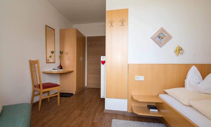 Techendorf Hotel | Single Room with Lake View 12 - Arlbergerhof "Vital"