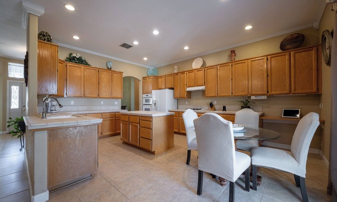 Rocklin House | Single Story Rocklin Living. Garage Included In Stay. Pets Welcome. Walk To Park