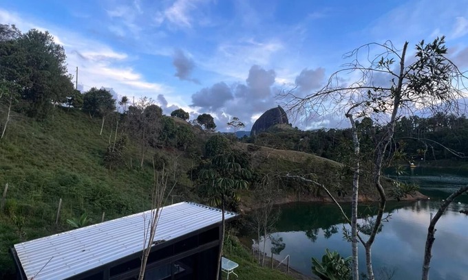 Guatape Cabin | SINPRISA "NOT RUSH "PRECIOUS CABIN! withJacuzzi, stone view, direct access to the reservoir