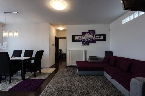 Pecs Apartment | Six Corners - Mystic Corner