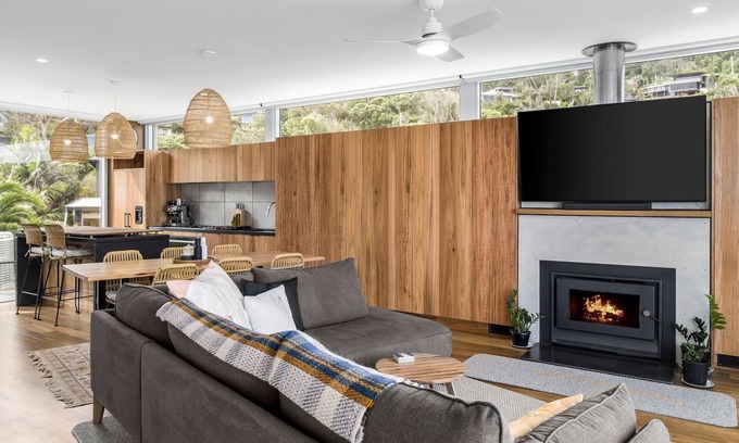 Separation Creek House | Six Degrees - Across the road from the Separation Creek beach