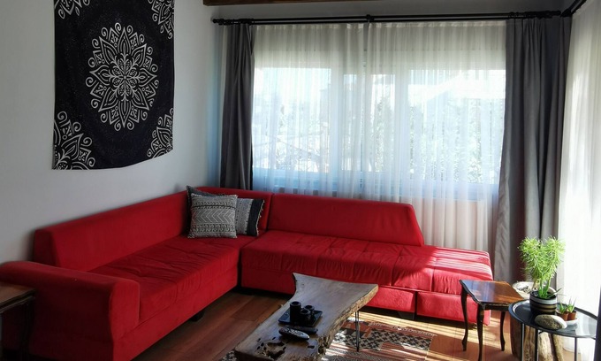Kartepe House | Sizi Kartepe'nin en renkli evlerine , yorucu fazlalıklardan arınmaya bekliyoruz,
