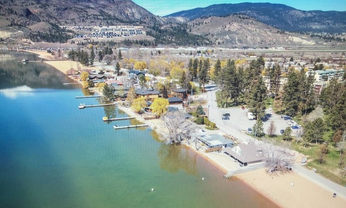 Okanagan-Similkameen House | Skaha Lake Mediterranean Beach House w Pool, Hot tub, 4 beds 4 baths,