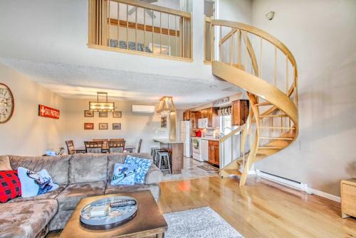 Bartlett Apartment | Ski Condo with Pool, Close to Story Land and Attitash!