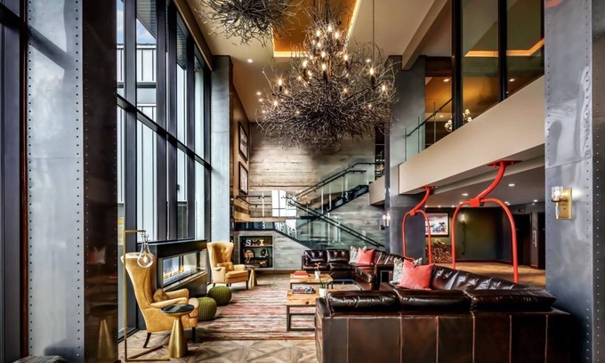 Rossland House | Ski Haven with Spa & Gourmet Dining | Prime Red Mountain Access & Pet-Friendly